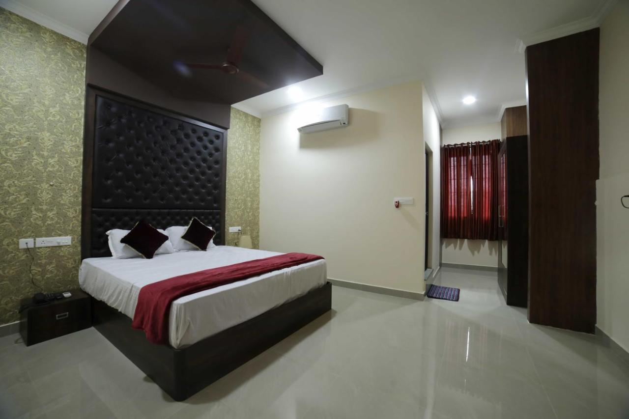 Thrissur Shivalaya Residency 아파트 호텔 외부 사진